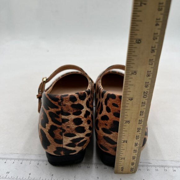 Leopard Print Women's Flats - Picture 5 of 8